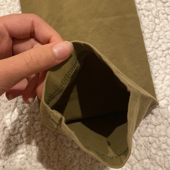 Military green colored leggings - Picture 2 of 3